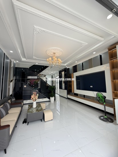Villa vườn hiếm 6x33m ngay chợ Long Thượng – sân cực rộng, nhìn là mê. Giá full 4Ty250. SHR Hoàn Công